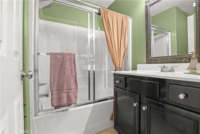 $999,989 | 29724 Castlebury Place, Castaic, CA 91384