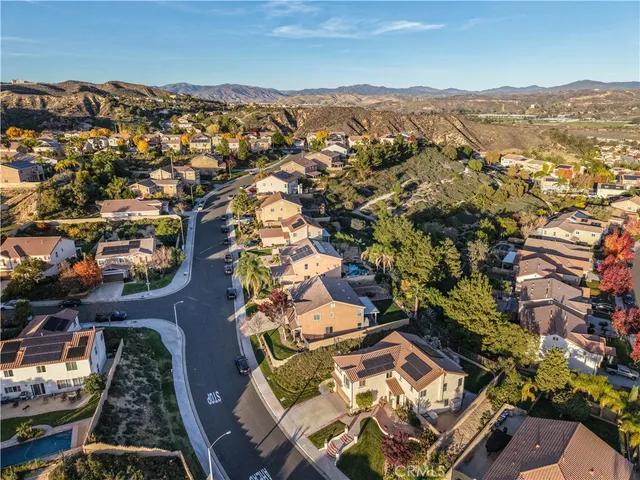 $999,989 | 29724 Castlebury Place, Castaic, CA 91384