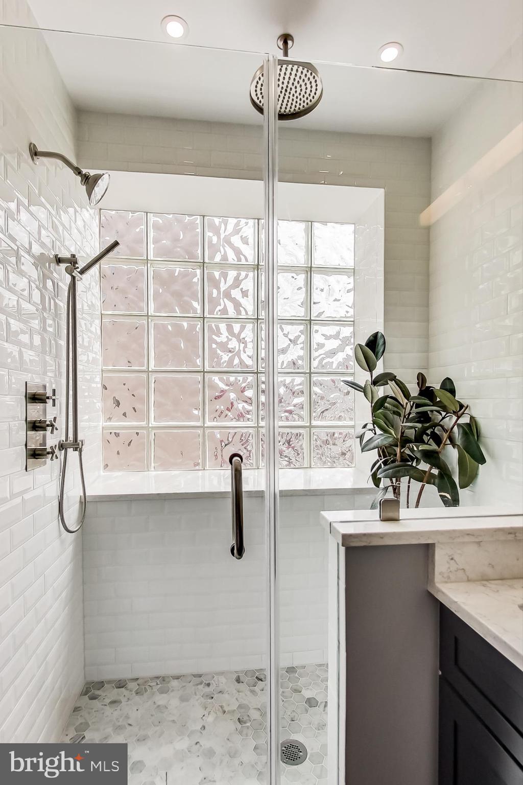 2370 Champlain Street Northwest, Unit 36 Washington, DC 20009 - Photo 8 of 17