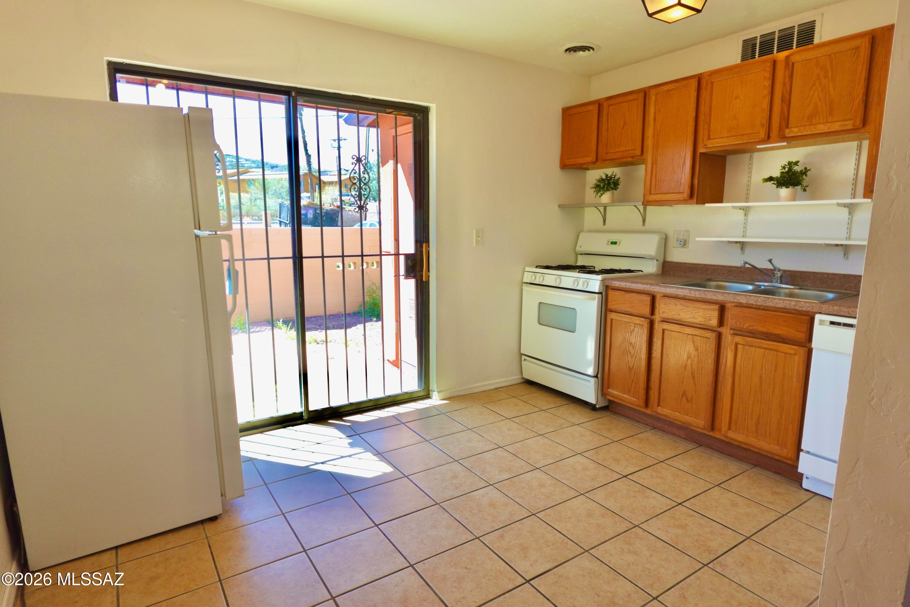 350 North Silverbell Road, Unit 116 Tucson, AZ 85745 - Photo 10 of 29