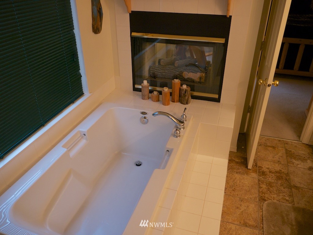 9621 South 194th Street Renton, WA 98055 - Photo 11 of 15