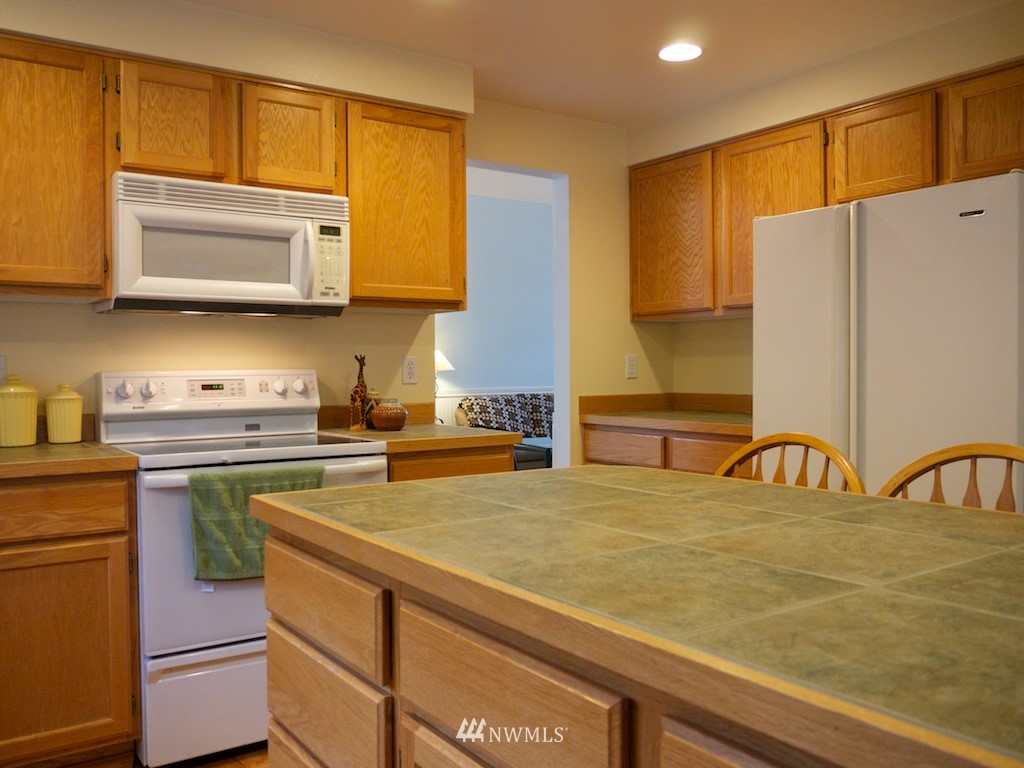 9621 South 194th Street Renton, WA 98055 - Photo 8 of 15
