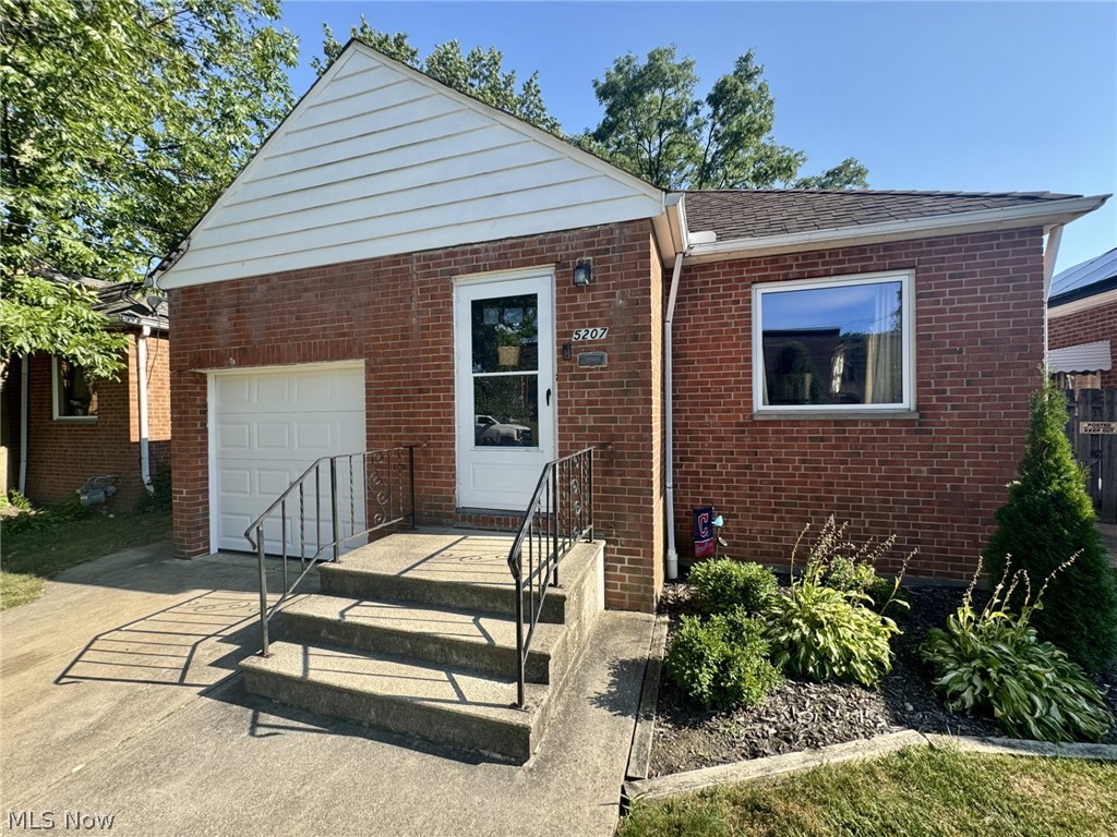 5207 Redfern Road Parma, OH 44134 - Photo 2 of 20 Gallery Image 2