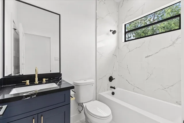 a close view of sink and tap