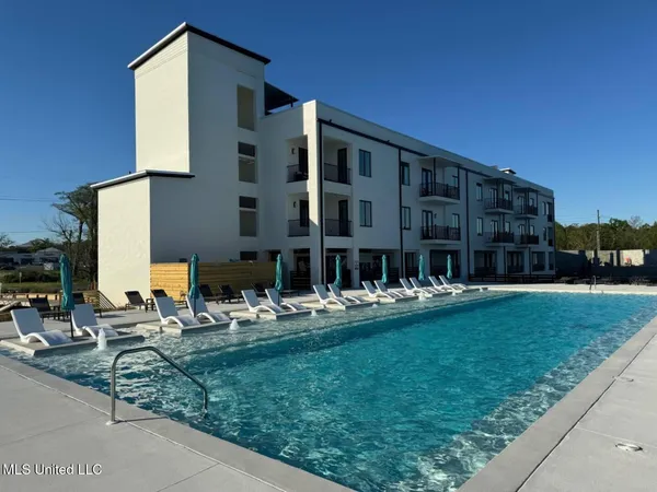 $280,000 | 1302 Magnolia Street, Unit 203, Gulfport, MS 39507