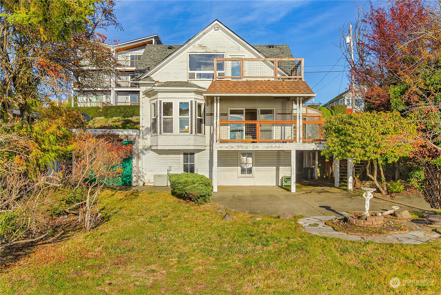 315 Shore Drive Bremerton, WA 98310 - Photo 33 of 38 a front view of a house with a yard