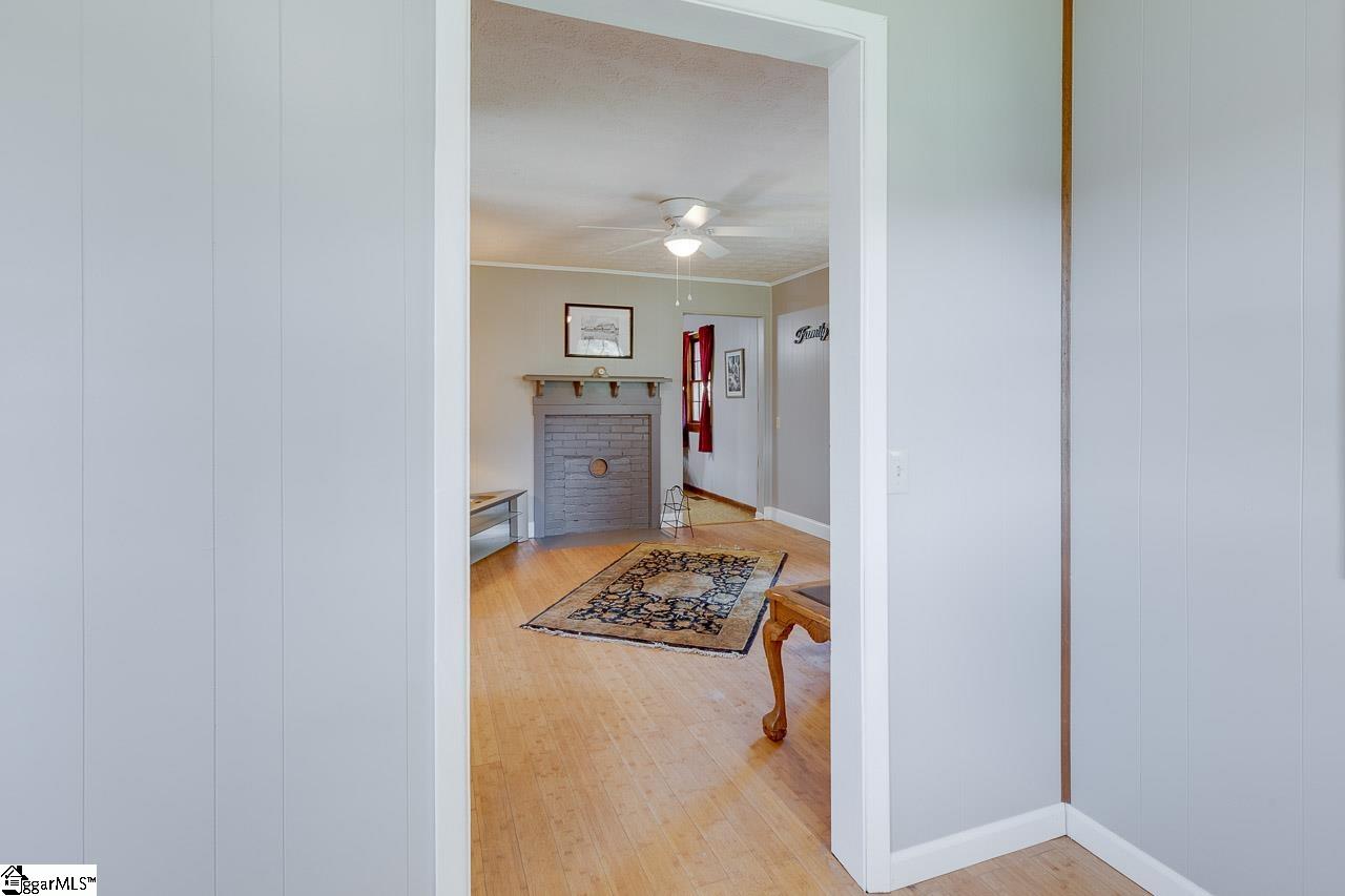 111 Trammell Road Marietta, SC 29661 - Photo 5 of 28