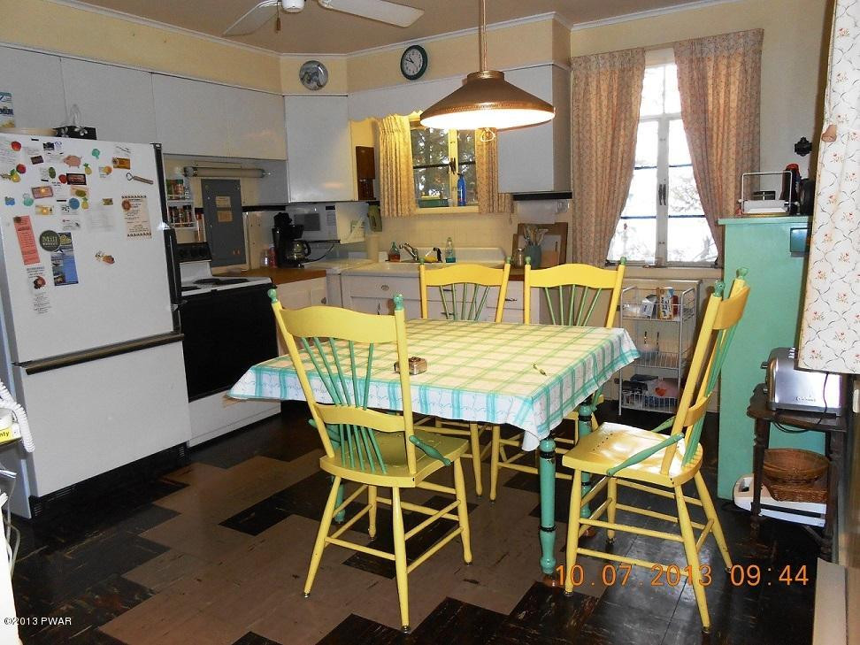 9 Shore Road Tafton, PA 18464 - Photo 7 of 18