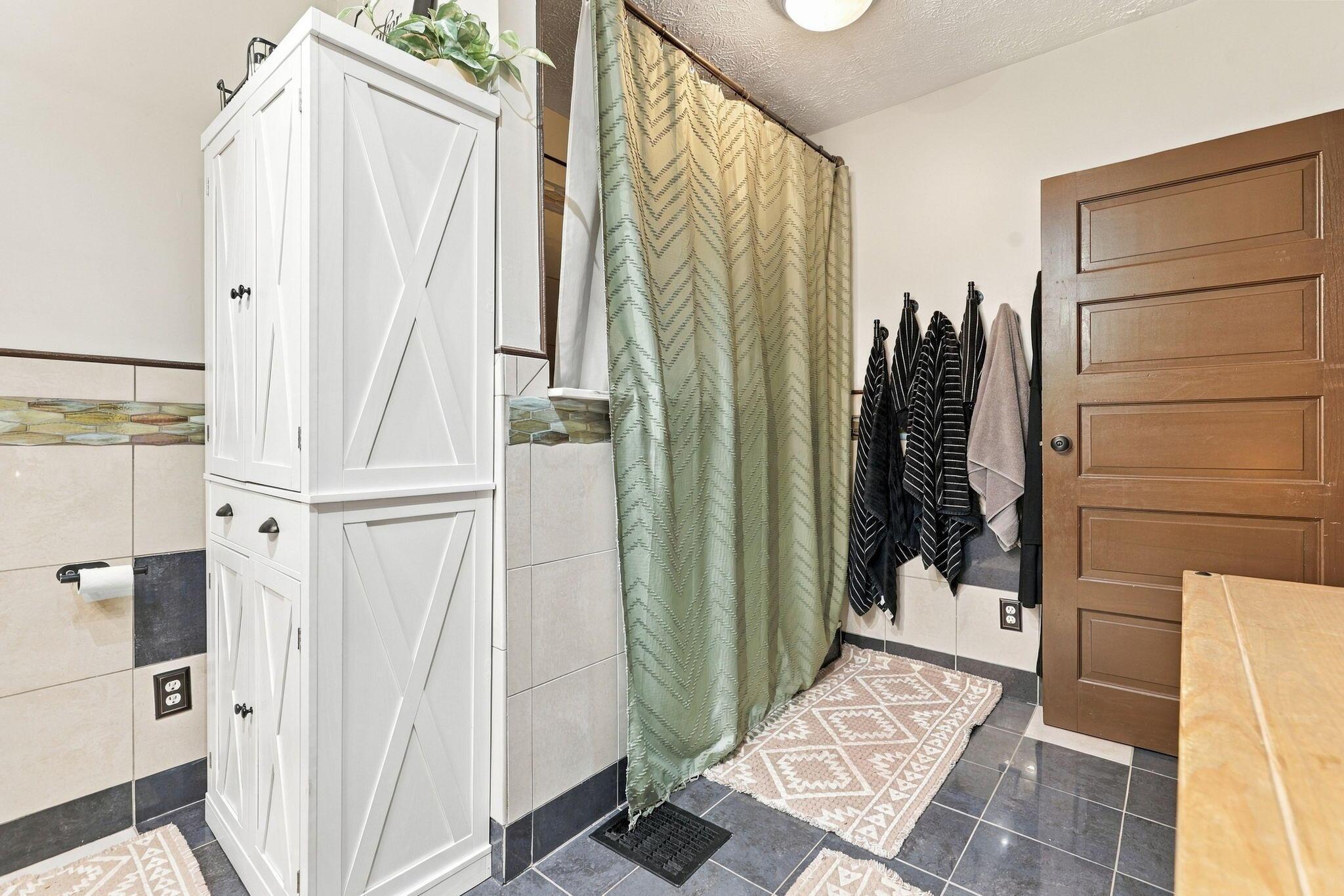 5342 Headleys Mill Road Southwest Pataskala, OH 43062 - Photo 42 of 94 Updated full bath