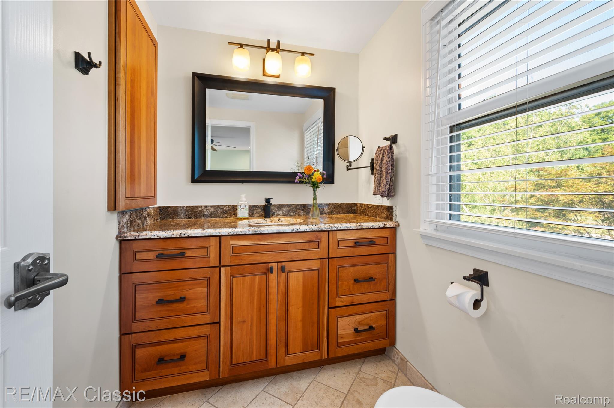 36159 West Lyman Road Farmington, MI 48331 - Photo 21 of 38 Primary bathroom
Timer exhaust fan