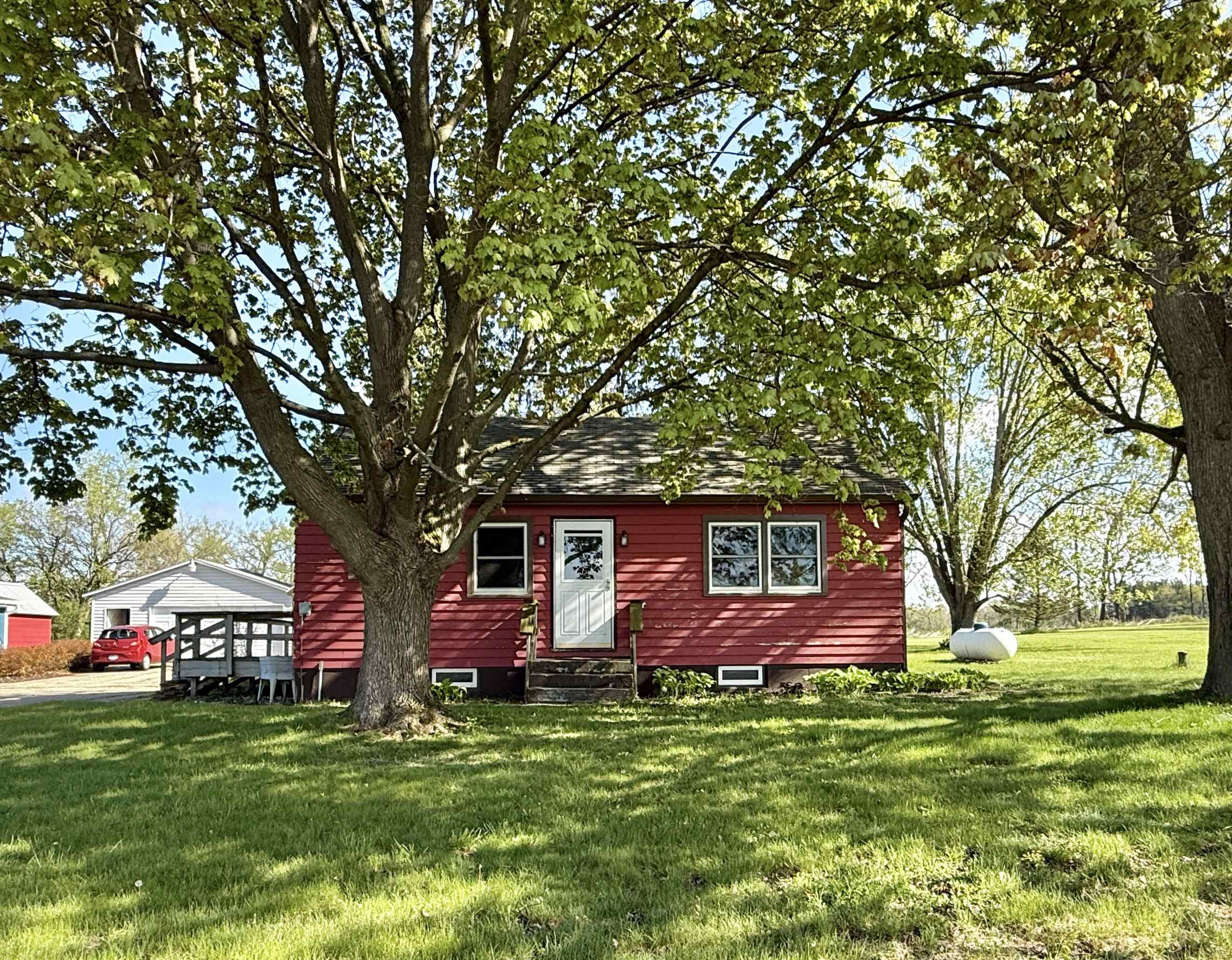 8403 E Highway Clinton, WI 53525 - Photo 1 of 24