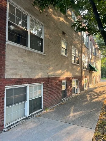 $124,900 | 5205 West Drummond Place, Unit 1, Chicago, IL 60639