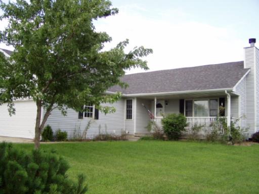 124 Windward Lane Rochelle, IL 61068 - Photo 1 of 7