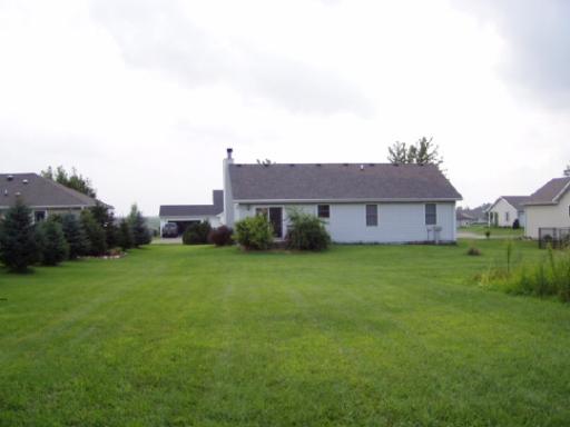 124 Windward Lane Rochelle, IL 61068 - Photo 2 of 7