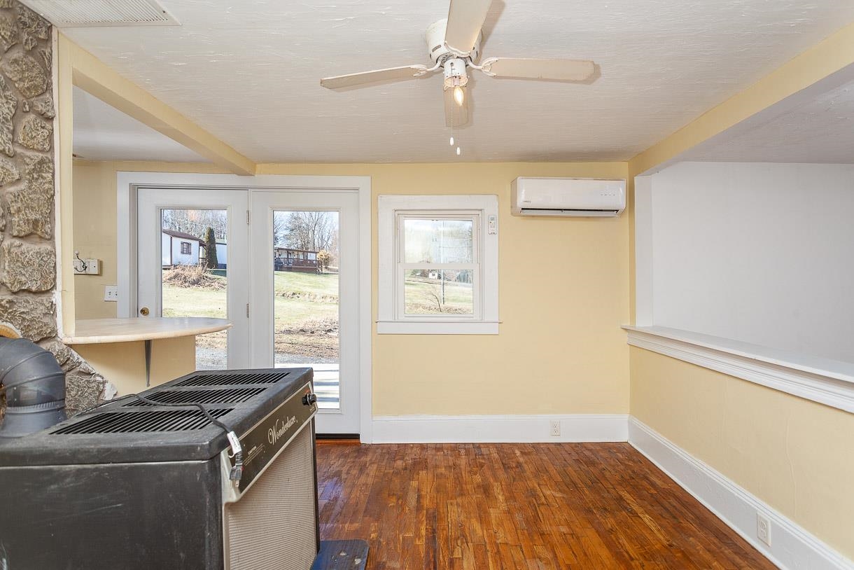 405 Hamburg Road Luray, VA 22835 - Photo 8 of 37 Gallery Image 8