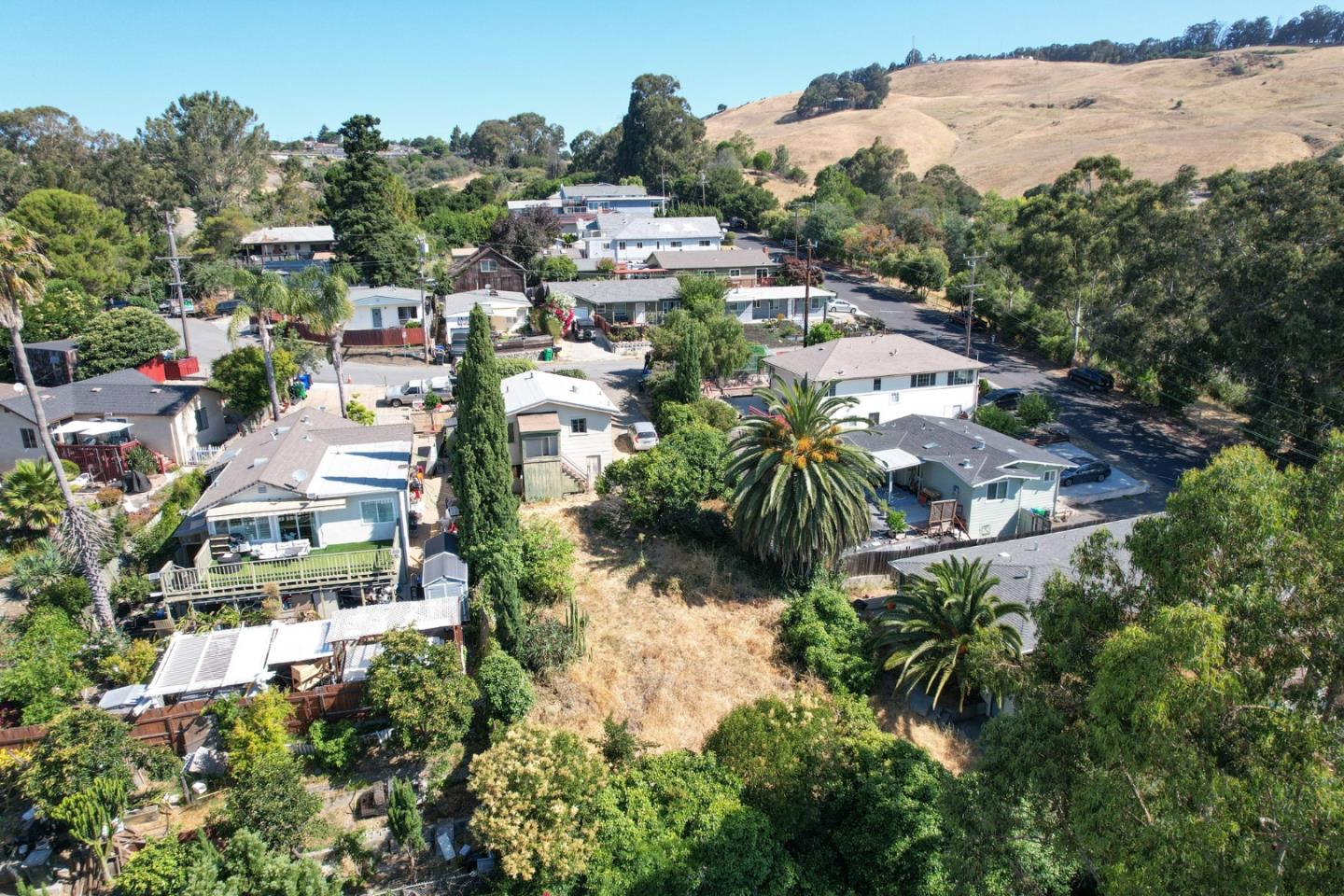 2291 Upland Road San Leandro, CA 94578 - Photo 29 of 32 an aerial view of residential houses with outdoor space