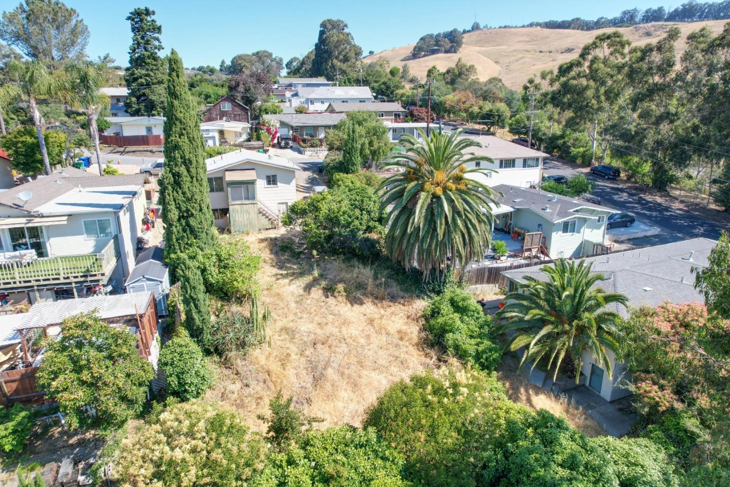 2291 Upland Road San Leandro, CA 94578 - Photo 30 of 32 an aerial view of residential houses with green space