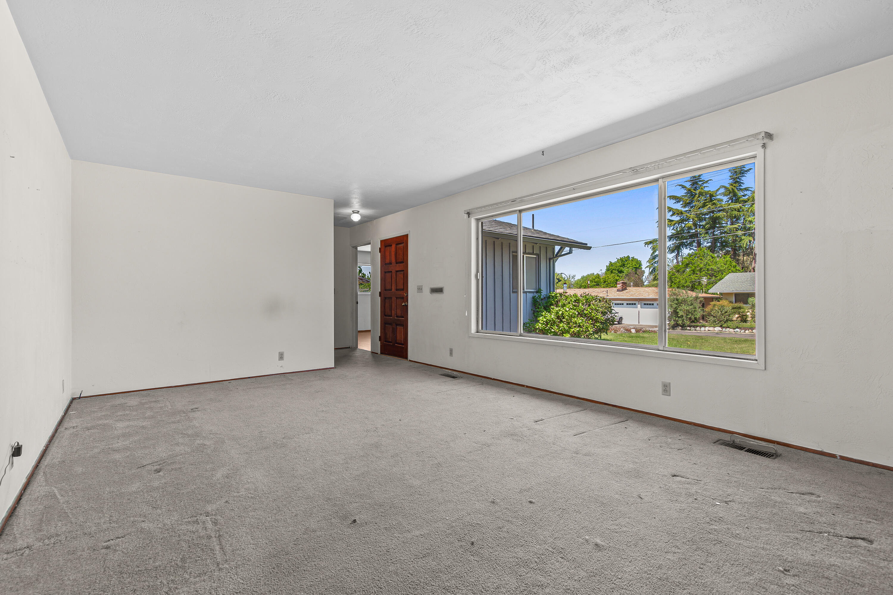 204 Princess Way Central Point, OR 97502 - Photo 6 of 31 06