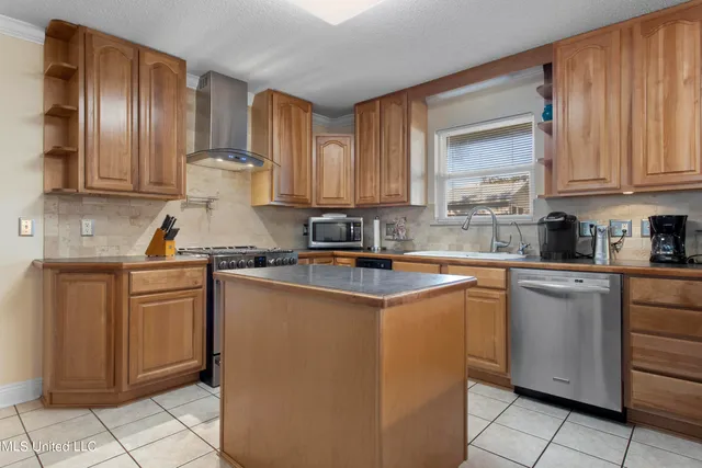 $2,100 | 1056 Cherokee Street, Biloxi, MS 39530