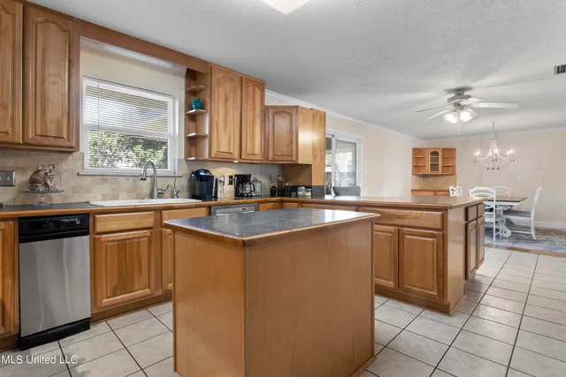 $2,100 | 1056 Cherokee Street, Biloxi, MS 39530