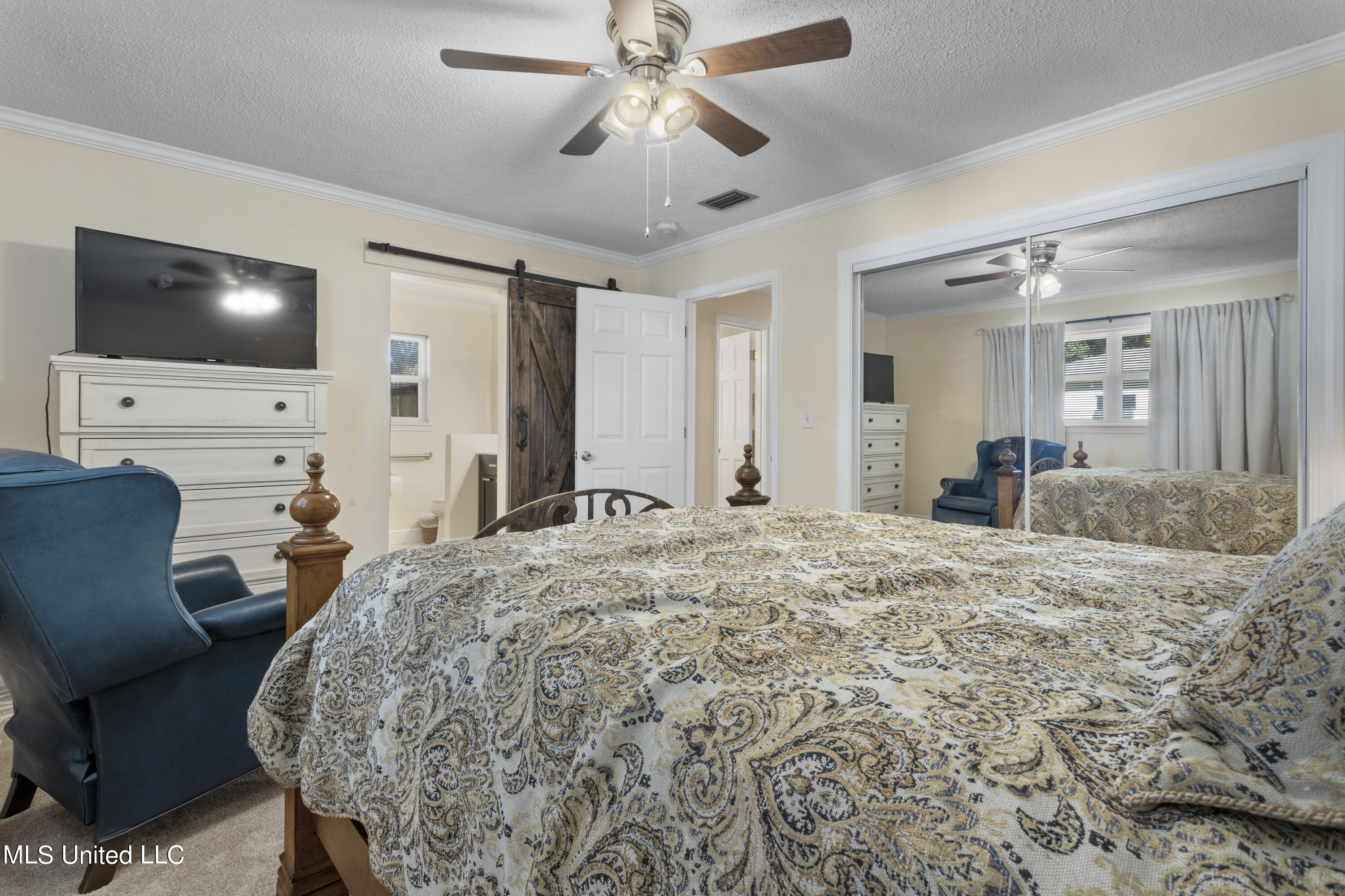 1056 Cherokee Street Biloxi, MS 39530 - Photo 16 of 27 015