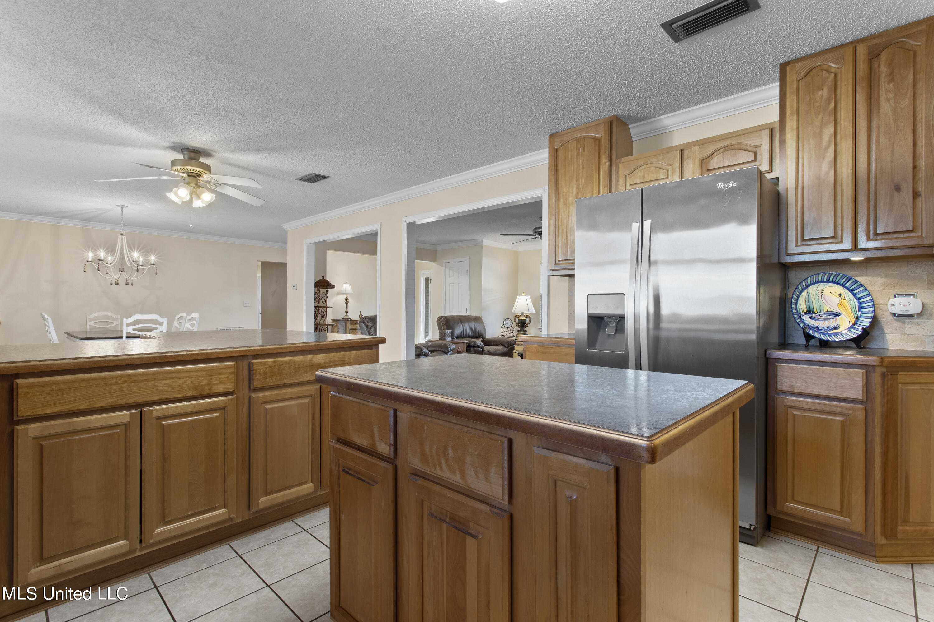 1056 Cherokee Street Biloxi, MS 39530 - Photo 17 of 27 011