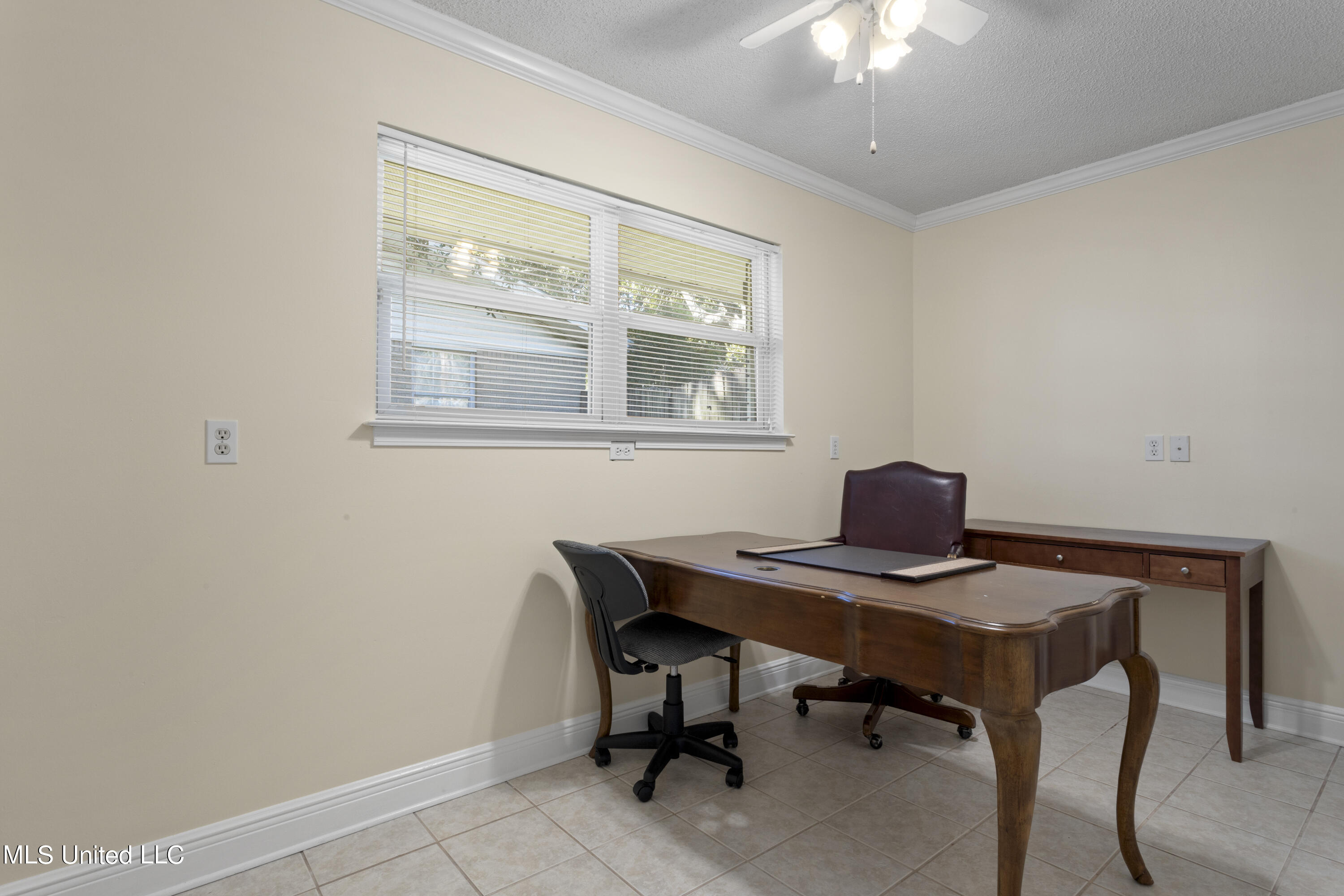 1056 Cherokee Street Biloxi, MS 39530 - Photo 20 of 27 021