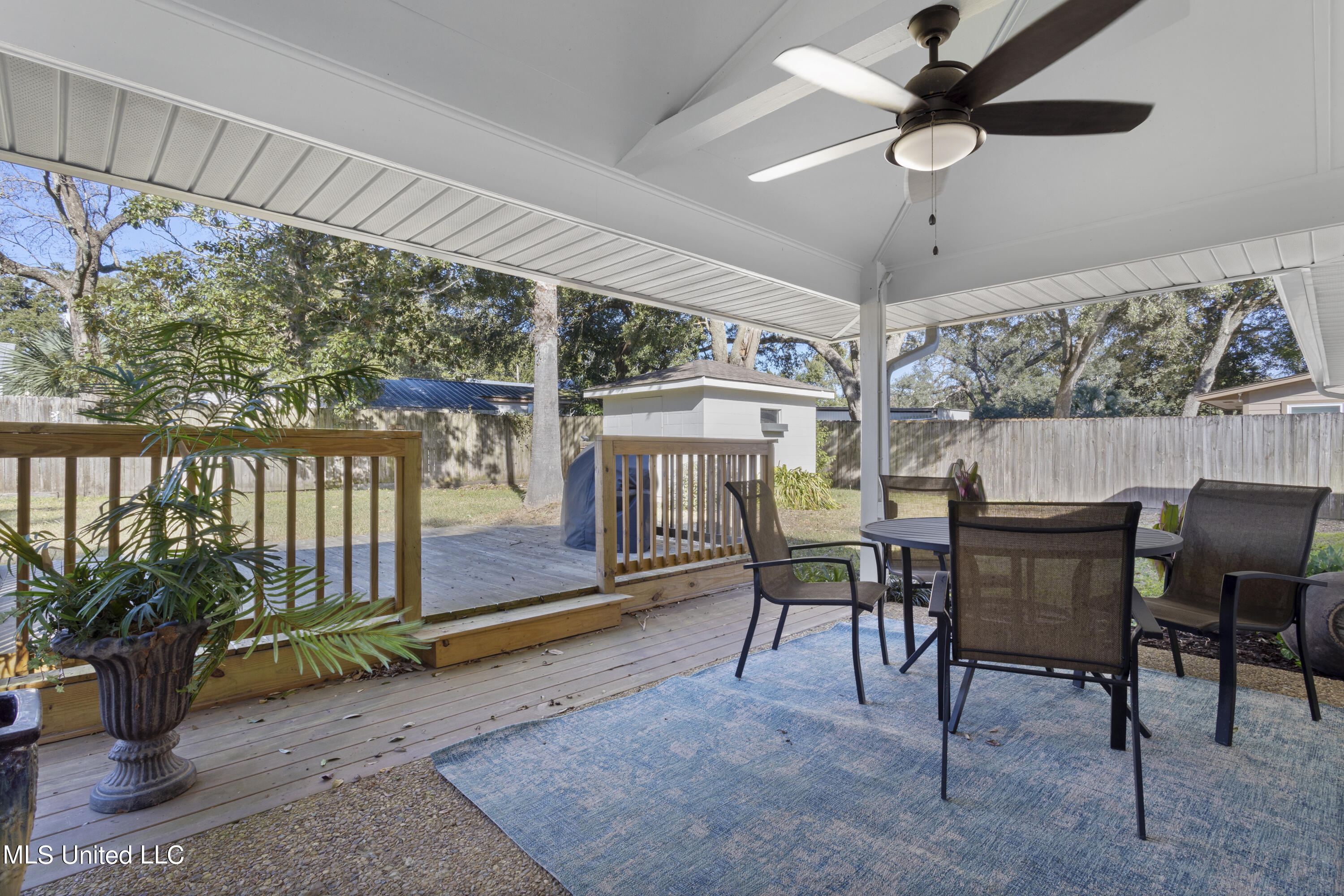 1056 Cherokee Street Biloxi, MS 39530 - Photo 26 of 27 023