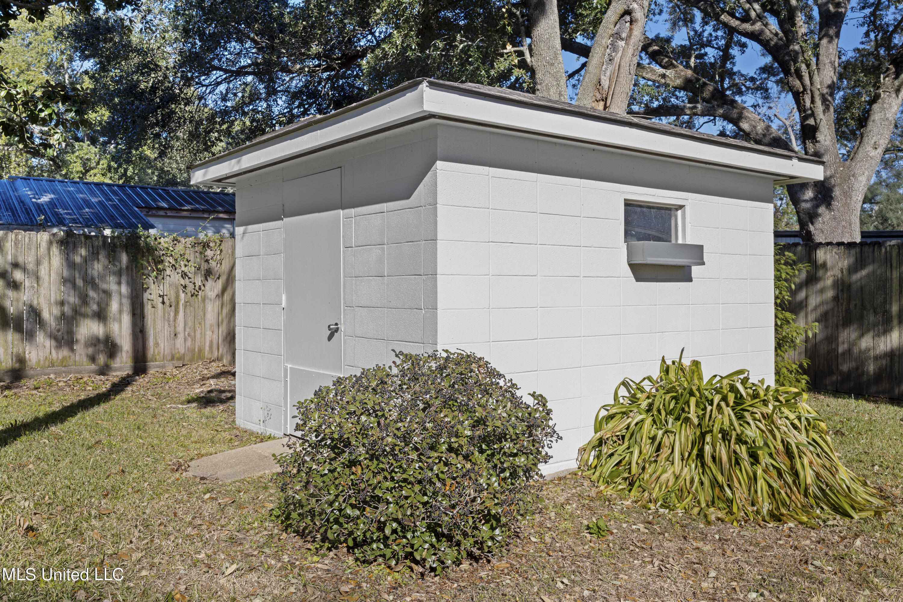 1056 Cherokee Street Biloxi, MS 39530 - Photo 27 of 27 027