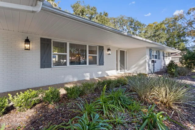 $2,100 | 1056 Cherokee Street, Biloxi, MS 39530