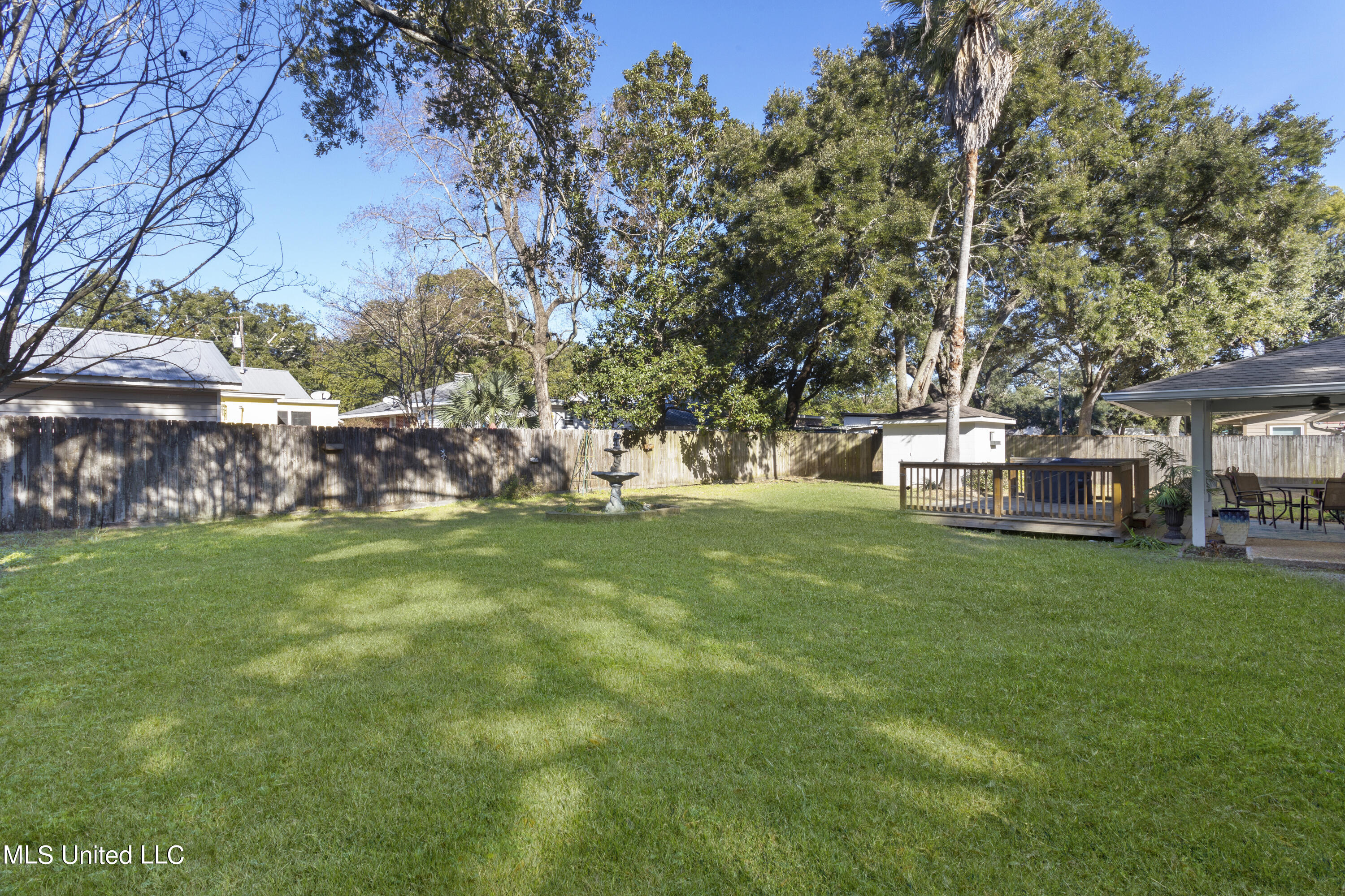 1056 Cherokee Street Biloxi, MS 39530 - Photo 6 of 27 026