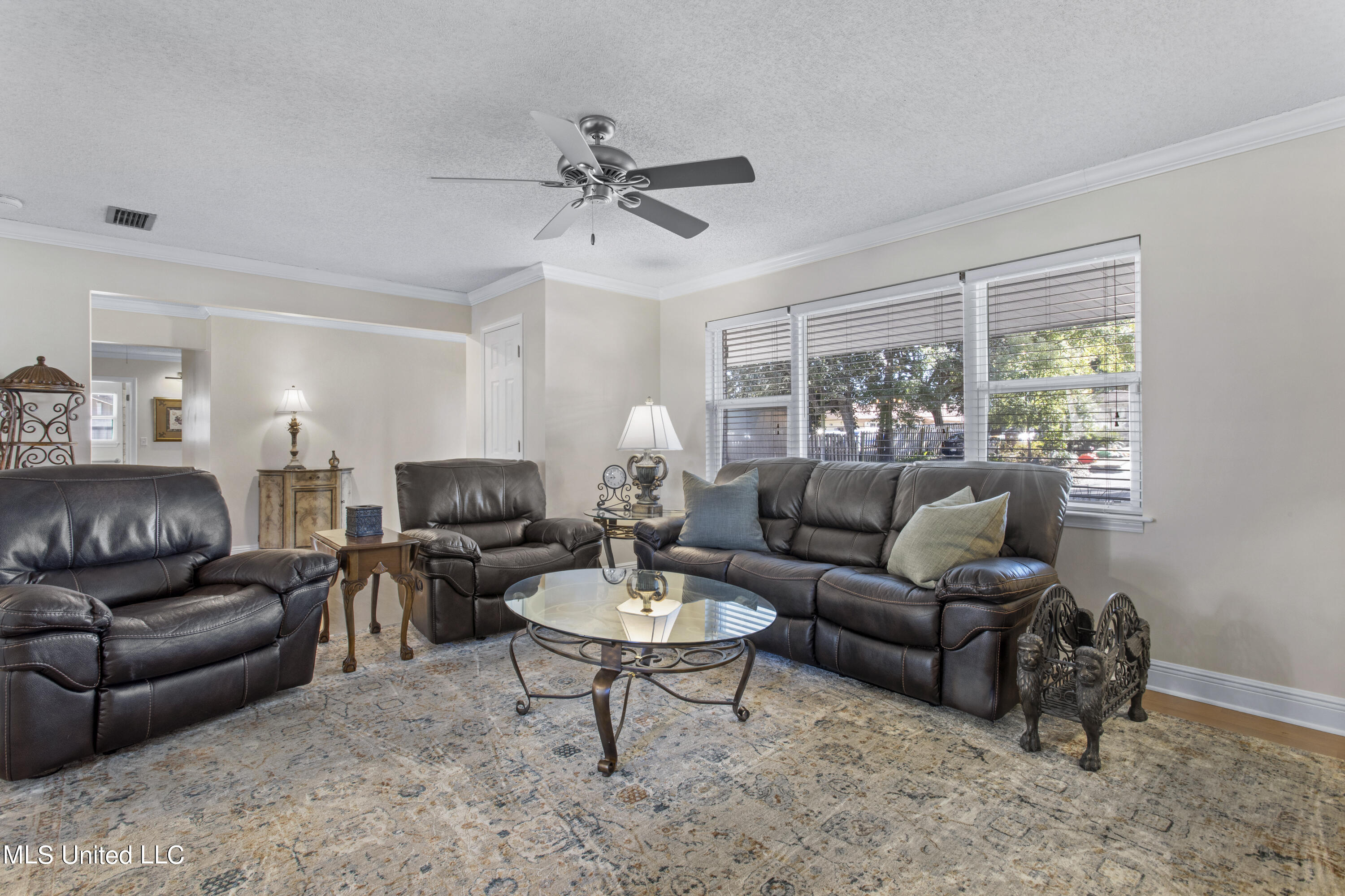 1056 Cherokee Street Biloxi, MS 39530 - Photo 8 of 27 005