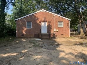 3324 Meadowbridge Road Richmond, VA 23222 - Photo 35 of 36 a backyard of a house