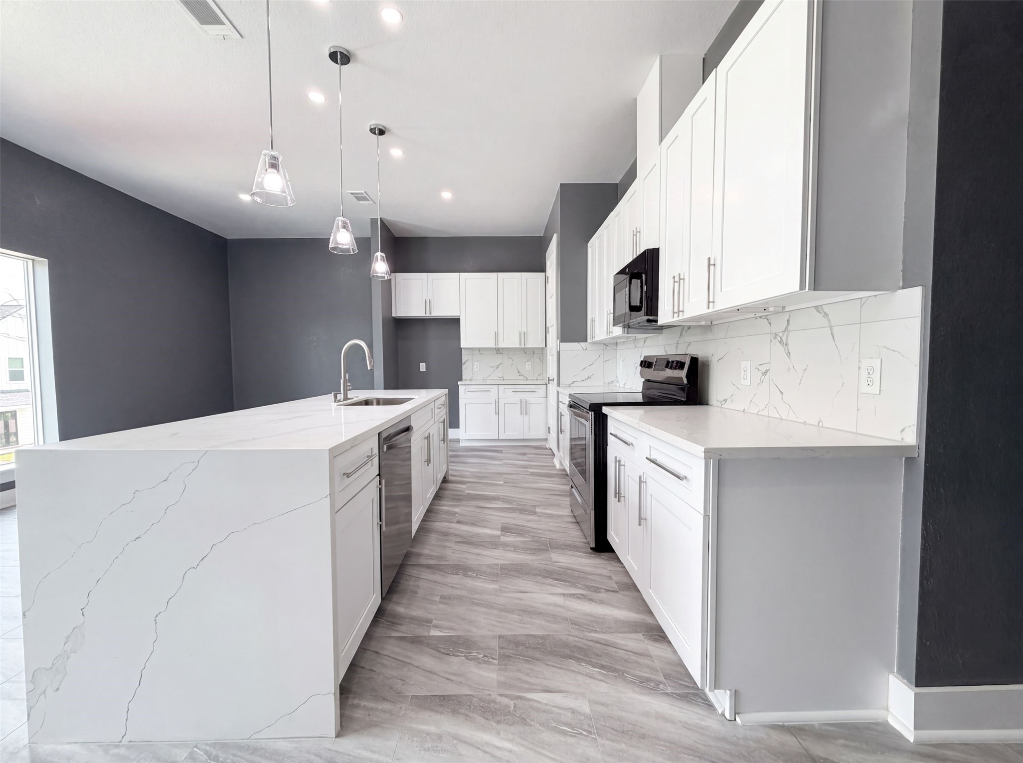 4704 Ward Street Houston, TX 77021 - Photo 2 of 16