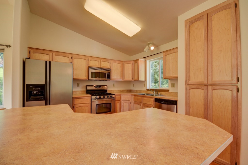 1463 North View Road Oak Harbor, WA 98277 - Photo 11 of 24 Gallery Image 11