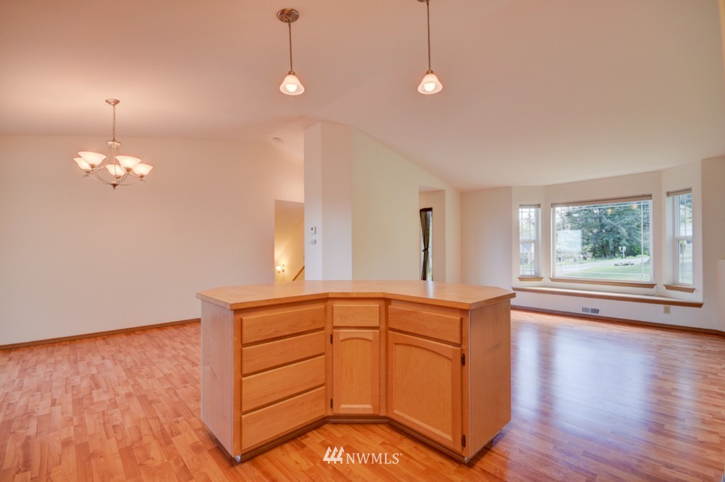 1463 North View Road Oak Harbor, WA 98277 - Photo 12 of 24 Gallery Image 12