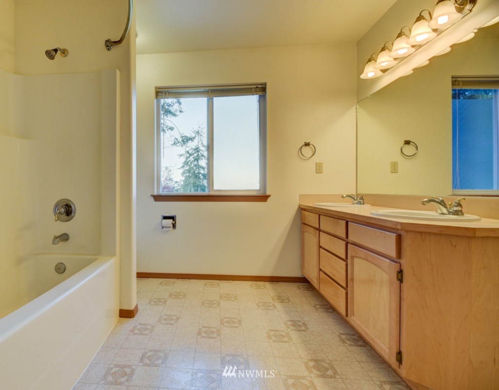 1463 North View Road Oak Harbor, WA 98277 - Photo 14 of 24 Gallery Image 14
