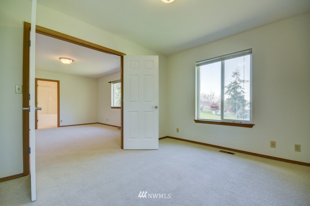 1463 North View Road Oak Harbor, WA 98277 - Photo 16 of 24 Gallery Image 16