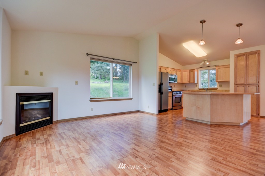 1463 North View Road Oak Harbor, WA 98277 - Photo 7 of 24 Gallery Image 7