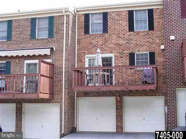 1103 Chambers Ridge York, PA 17402 - Photo 2 of 16 Gallery Image 2