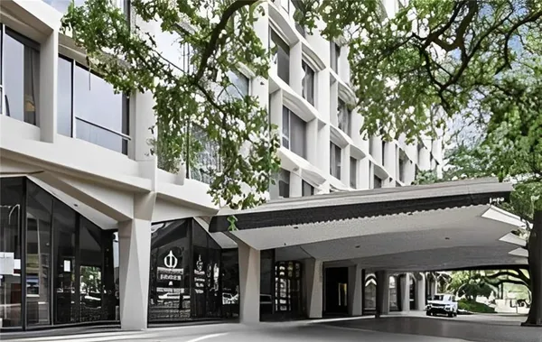 $3,500 | 2100 St Charles Avenue, Unit 3M, New Orleans, LA 70130