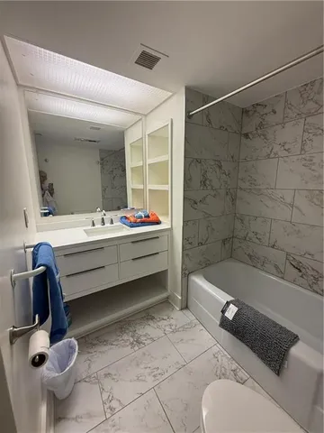 $3,500 | 2100 St Charles Avenue, Unit 3M, New Orleans, LA 70130