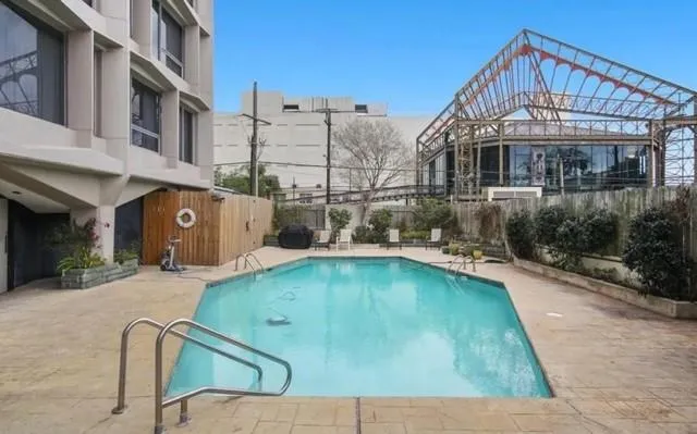 $3,500 | 2100 St Charles Avenue, Unit 3M, New Orleans, LA 70130