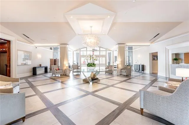 $3,500 | 2100 St Charles Avenue, Unit 3M, New Orleans, LA 70130