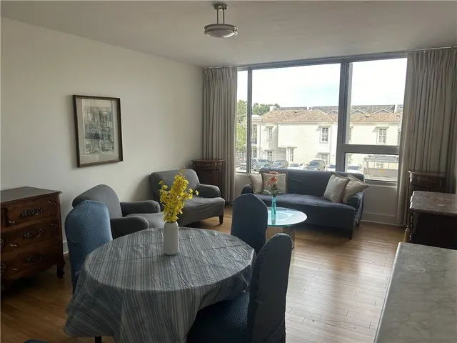 $3,500 | 2100 St Charles Avenue, Unit 3M, New Orleans, LA 70130