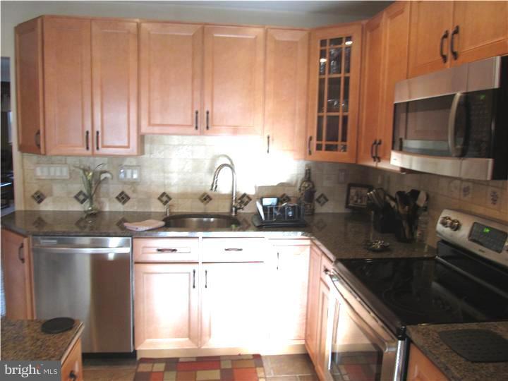 103 Patterson Road Aston, PA 19014 - Photo 3 of 11 Kitchen