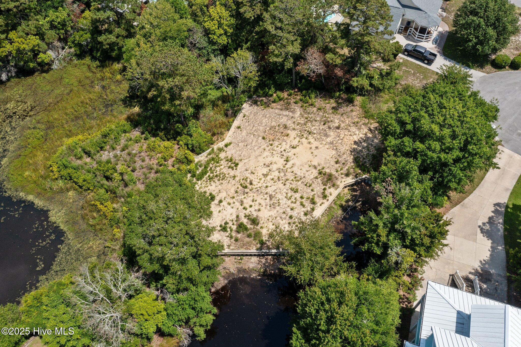 302 Friendship Court Emerald Isle, NC 28594 - Photo 2 of 17 302 Friendship Ct