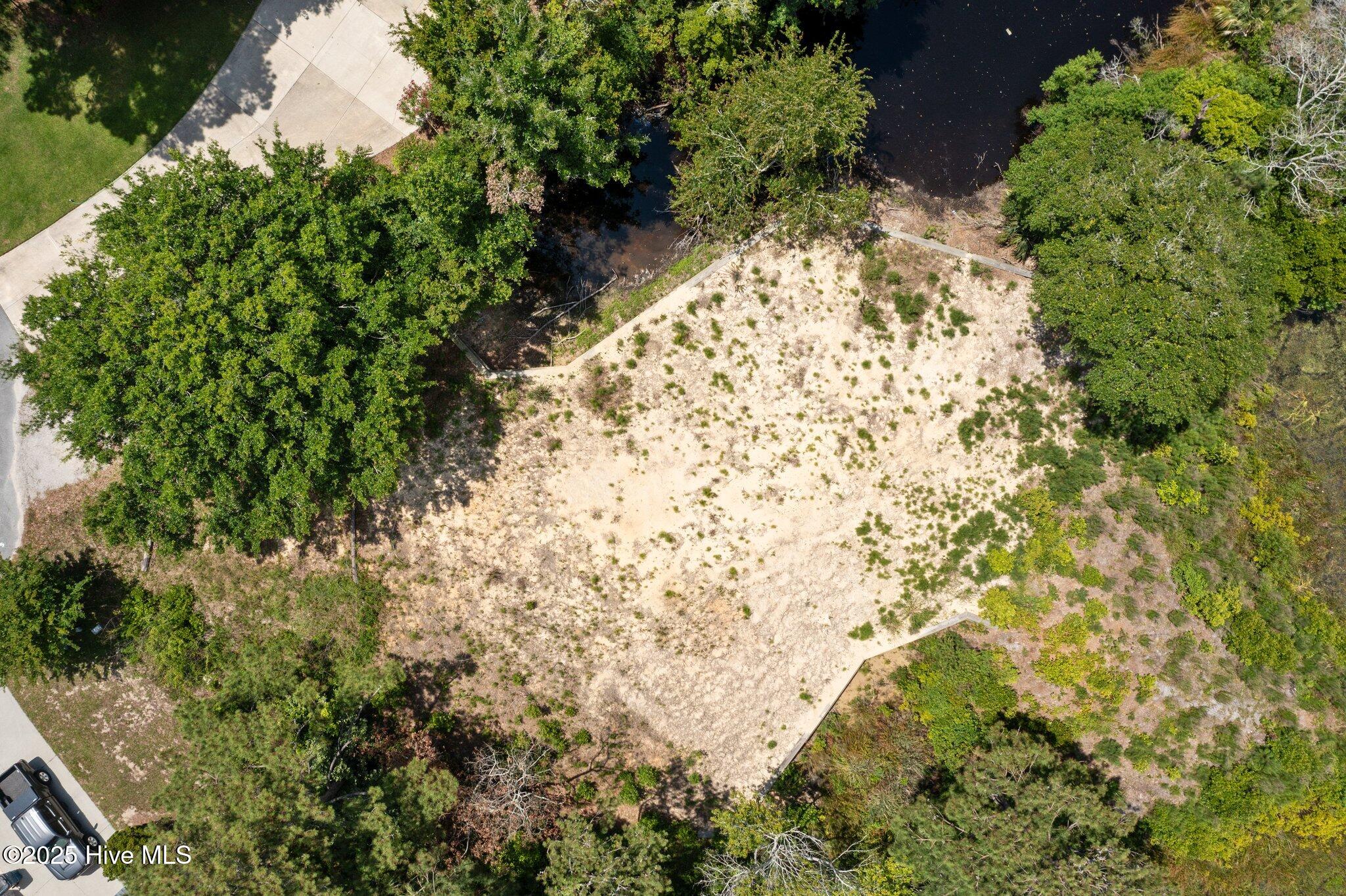 302 Friendship Court Emerald Isle, NC 28594 - Photo 6 of 17 302 Friendship Ct