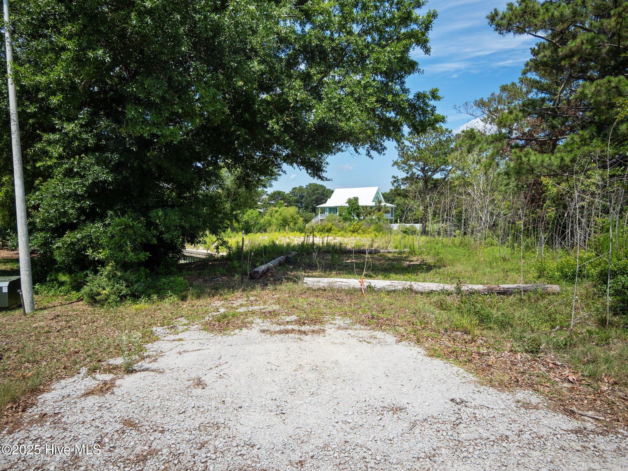 302 Friendship Court Emerald Isle, NC 28594 - Photo 8 of 17 302 Friendship Ct