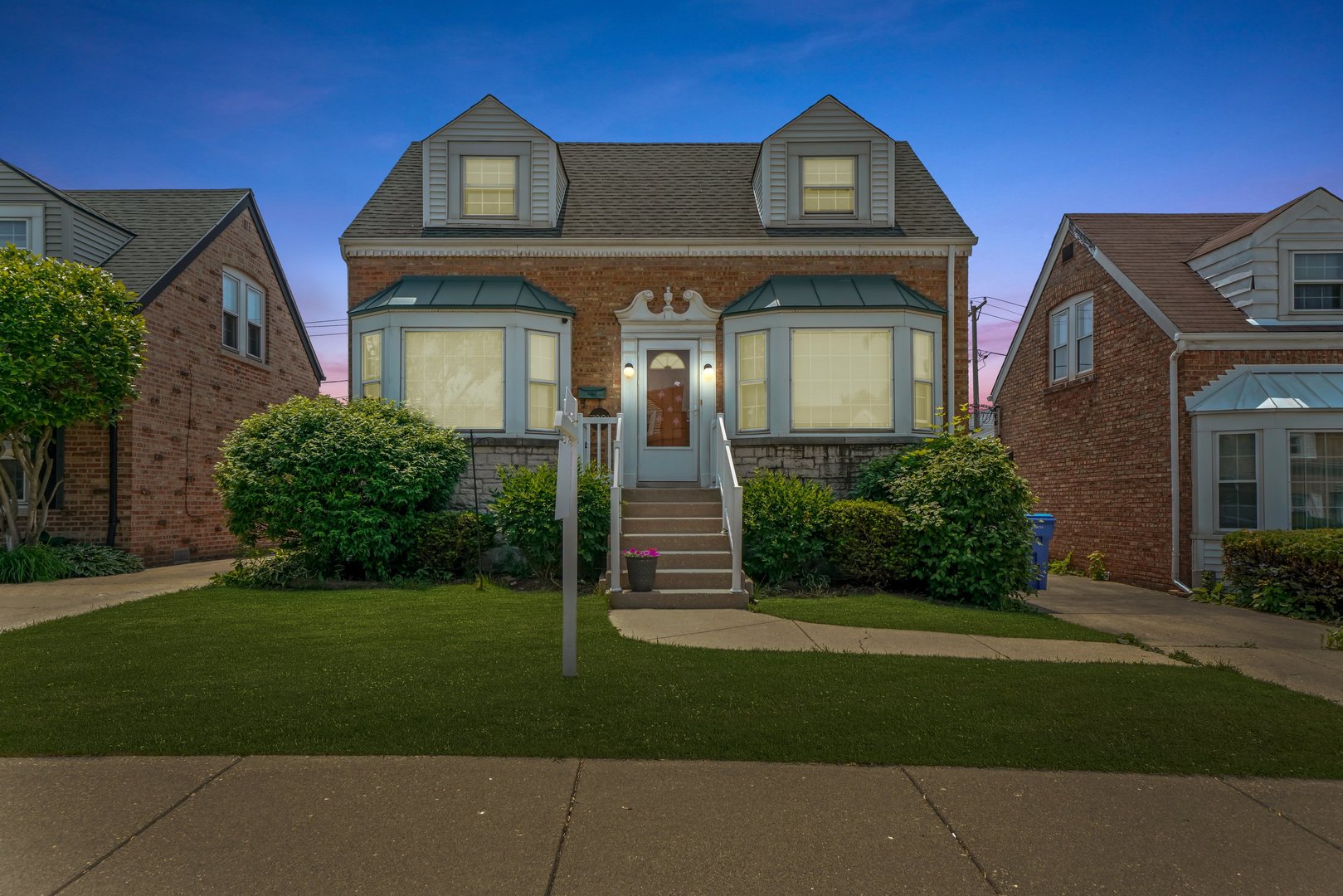 7801 West Victoria Street Chicago, IL 60631 - Photo 30 of 30 front view of house with a yard